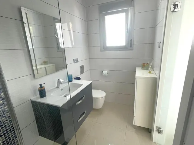 Excepcional Villa en Pilar de la Horadada: Lujosa Villa de una Planta con Licencia Turística — 44