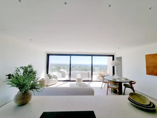 ¡LLAVE EN MANO! IMPRESIONANTE ÁTICO DE OBRA NUEVA EN LAS COL - foto 3