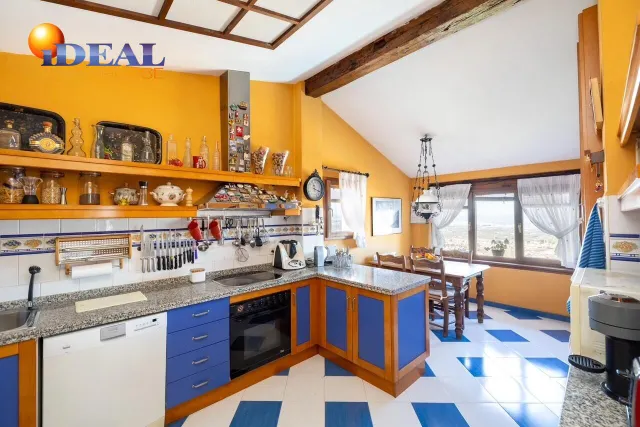 GRAN CASA CON PISCINA EN COLINAS BERMEJAS, MONACHIL — 19