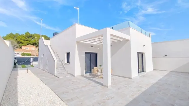 CHALET DE NUEVA CONSTRUCCIÓN EN PINAR DE CAMPOVERDE — 2