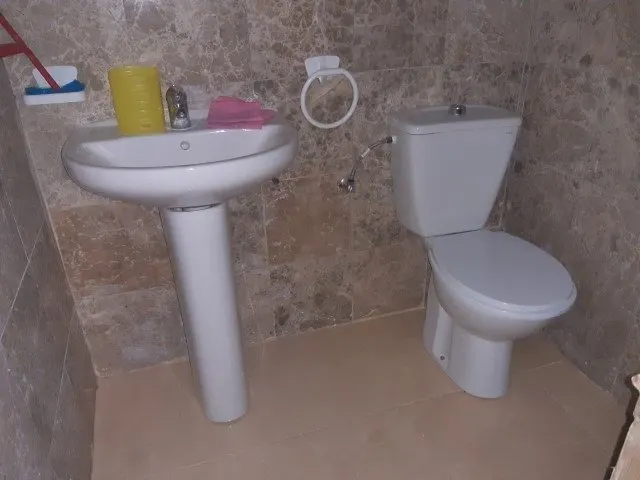 Local comercial en la Avenida — 8
