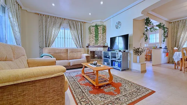 VILLA DE 4 DORMITORIOS 2 BAÑOS EN ORIHUELA COSTA (ROYAL PARK) — 19