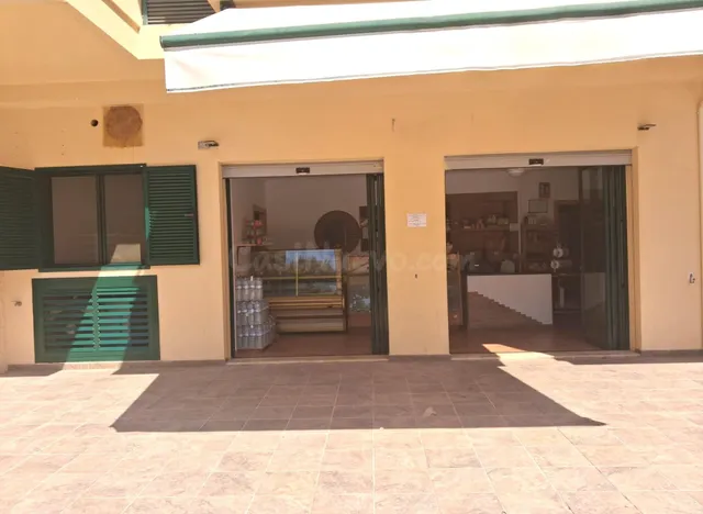 LOCAL SITUADO EN PLAYA DE GUARDAMAR DE LA SAFOR