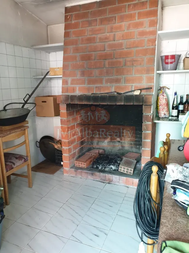 Se vende terreno en la carretera de Ayora con dos naves — 32