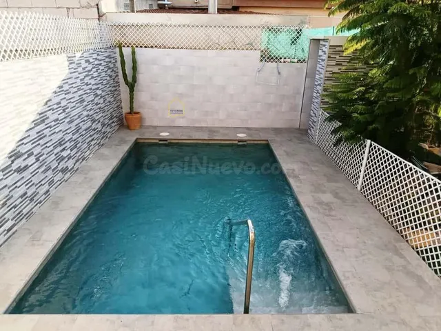 Chalet de 6 dormitorios y piscina privada, a la venta en Lor - foto 3