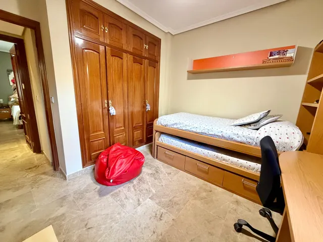 BAJO DE 3 DORMITORIOS CON TERRAZA DE 25 M2, PATIO, GARAJE, TRASTERO Y PISCINA EN MARÍA LA JUDÍA — 15
