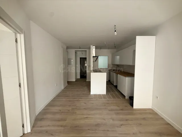 OPORTUNIDAD! PISO RECIEN REFORMADO EN VALDELAGUNA - foto 2