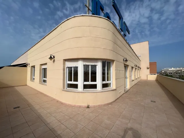 ATICO DE 5 DORMITORIOS 3 BAÑOS, TERRAZA, EN CENTRO DE TORREV - foto 4