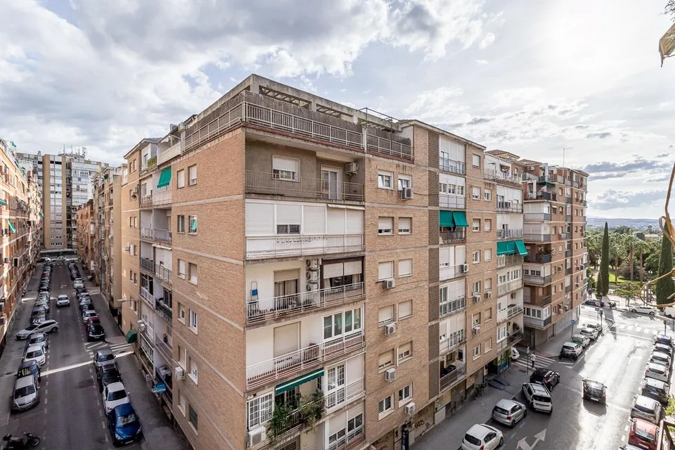Piso amplio y luminoso en Ronda–Arabial