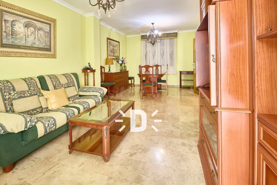 SE ALQUILA BONITA VIVIENDA EN BENETUSSER