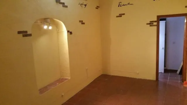 VENTA DE FABULOSO LOCAL COMERCIAL EN EL CASCO ANTIGUO — 21