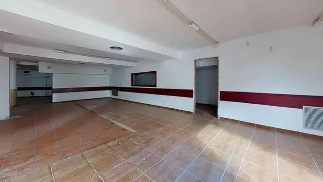 LOCAL EN VENTA EN EL PRAT DE LLOBREGAT (Barcelona). — 5