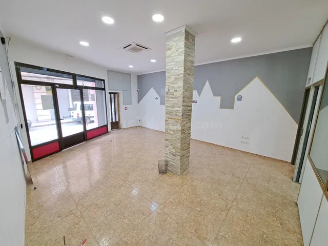 LOCAL COMERCIAL EN ALQUILER - foto 3