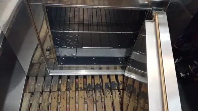 Bar en funcionamiento. Ave maría — 15