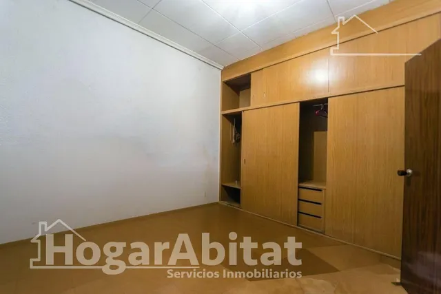 MUY AMPLIA Y LUMINOSA EN REAL VALENCIA — 25