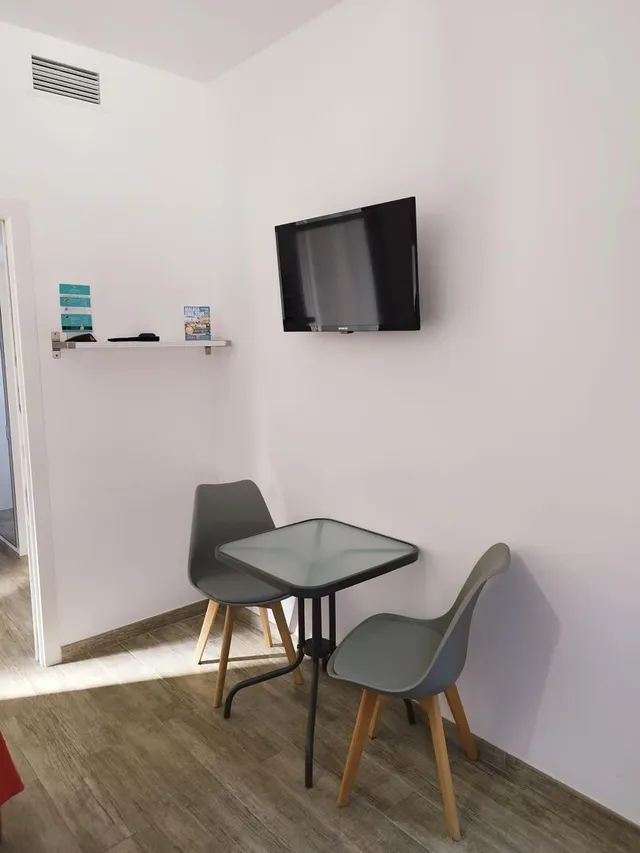 Edificio como Hostel — 42