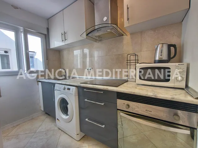 ¡Descubre esta encantadora vivienda, situada a pocos metros del Puerto de Valencia! — 10