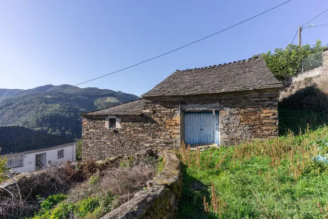 Finca rústica en el corazón de la montaña gallega — 48