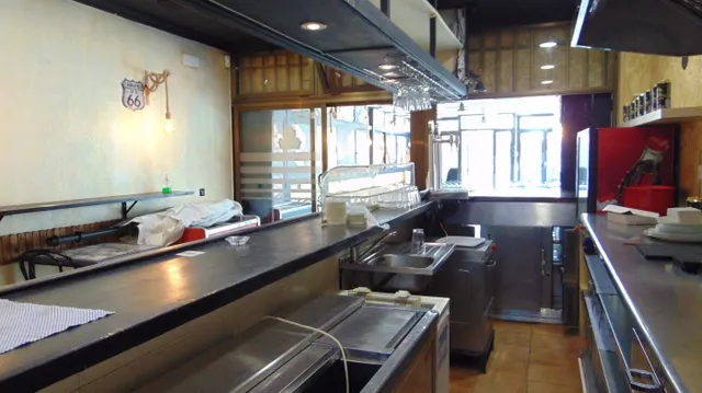 Totalmente reformado local comercial, funcionado como restaurante en zona turística en Levante. — 9