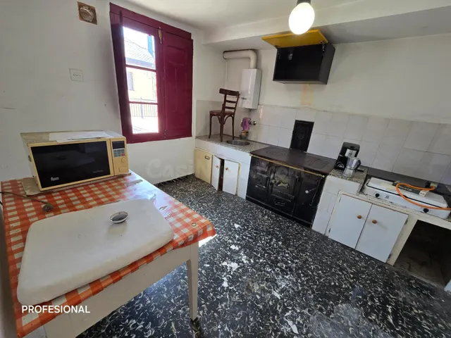CASA CON AMPLIA TERRAZA EN SAN JUAN DE PALUEZAS