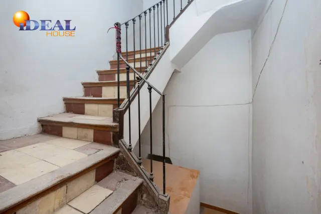 A LA VENTA EDIFICIO EN PLAZA BIB-RAMBLA — 21
