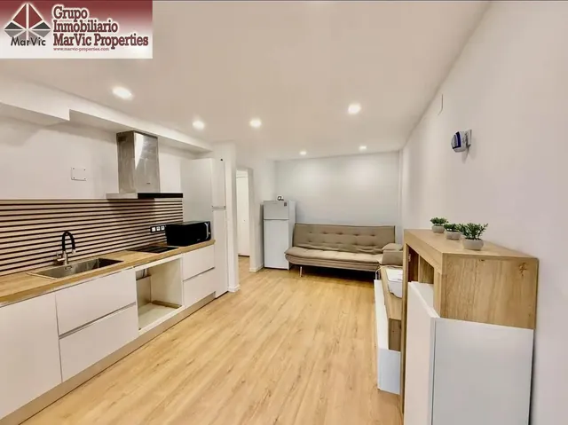 Acogedor Apartamento Reformado en Benidorm con Piscina y Vistas al Sureste — 15