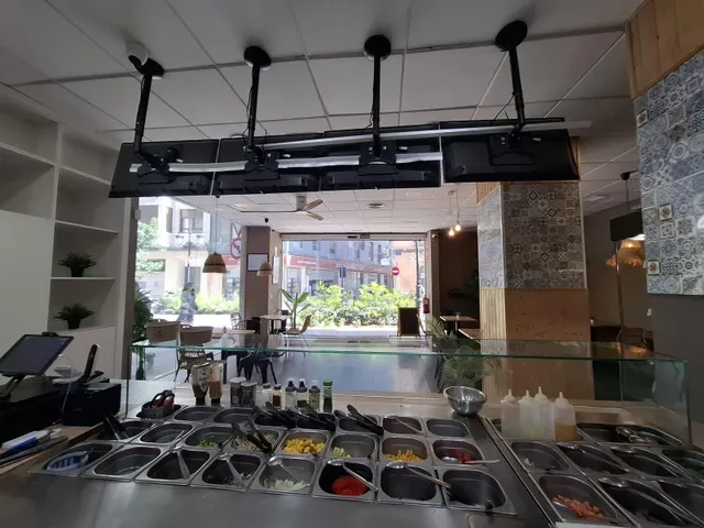 Traspaso de local comercial de 253 m2 — 23