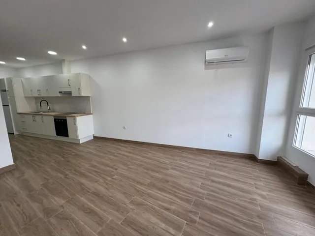 Apartamento totalmente reformado con piscina comunitaria — 6