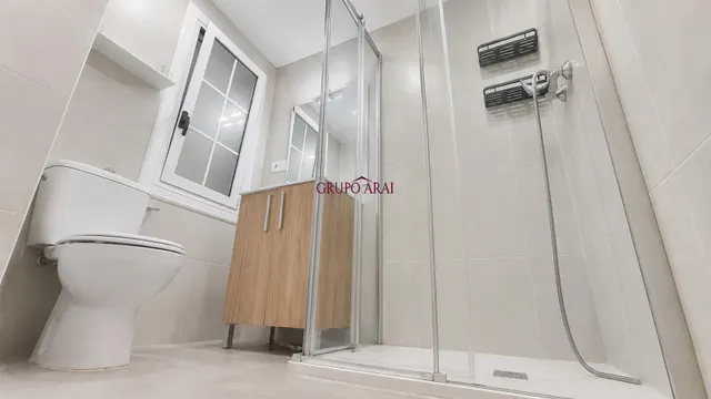 Se vende piso en calle Valencia — 9