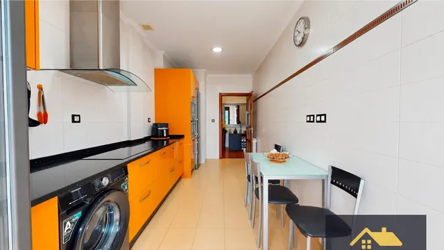 Se vende Bajo de 150m2 con jardín de 140m2 y 2 piscinas comunitarias en Sopuerta, Vizcaya — 7