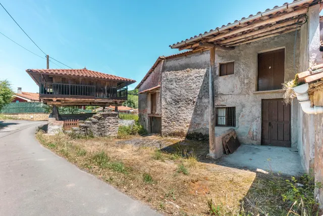 Casa y horreo en Santullano, Las Regueras - foto 4