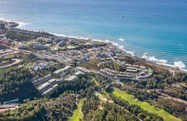 Pareado de 4 dormitorios y 3 baños con vistas al mar. Lista para entrar a vivir! frente al mar — 44