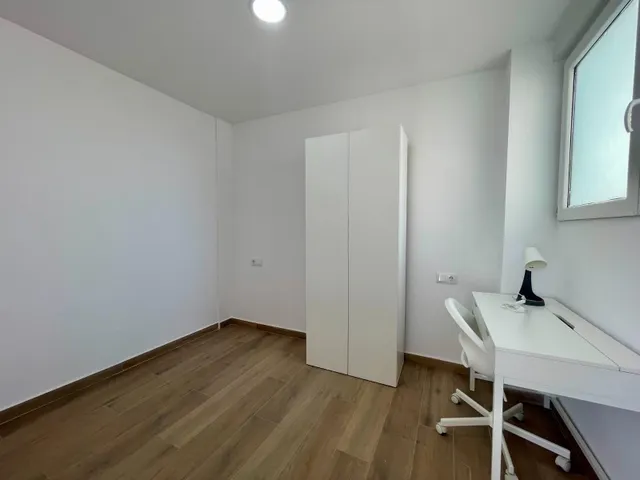 Chalet luminoso con patio y vistas — 22