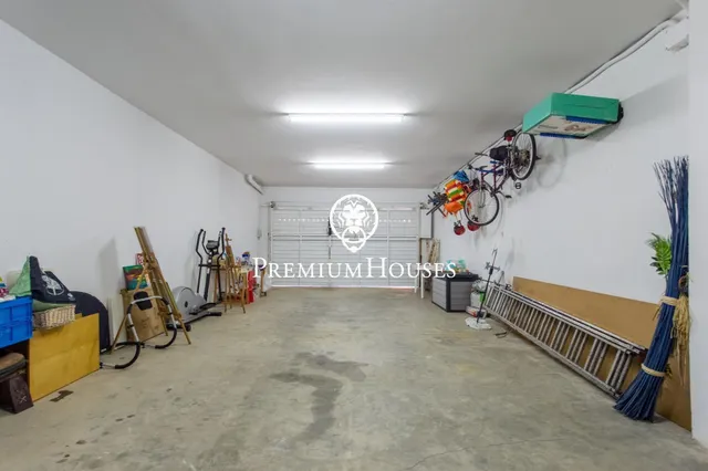 Exclusiva casa con jardín, piscina y espectaculares vistas al mar en Sant Andreu de Llavaneres — 46