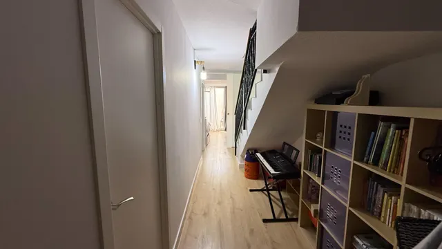 Adosado con terraza y sótano — 27