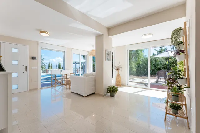 CHALET INDEPENDIENTE DE UNA SOLA PLANTA CON PISCINA — 19