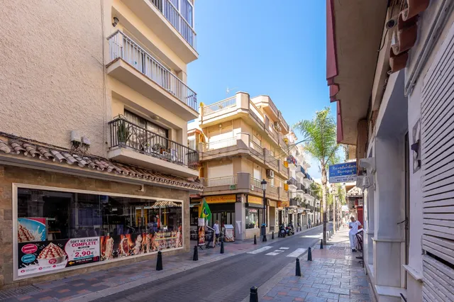 Piso con gran terraza de 29 m2 en segunda línea de playa – F - foto 2