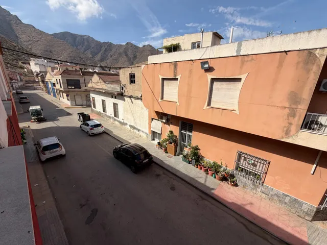 Edificio completo en venta en el centro de Cox – 380 m2 construidos, local + 3 viviendas — 19