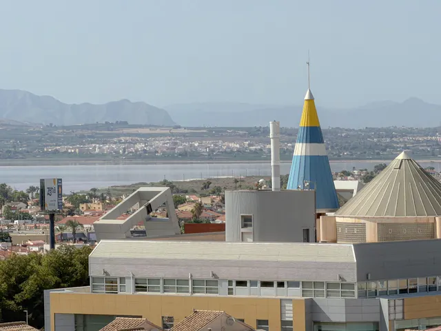 Centro! Encantador Atico con gigantesca terraza e impresionantes vistas panorámicas y a laguna rosa + Piscina comunitaria — 7