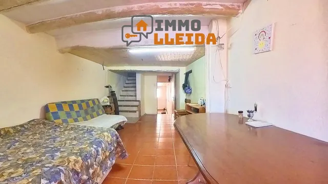 OPORTUNIDAD Casa en La Granadella con patio - foto 3