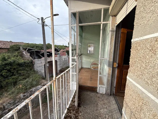 SE VENDE CASA CON PARCELA EN SANDIAS. — 44