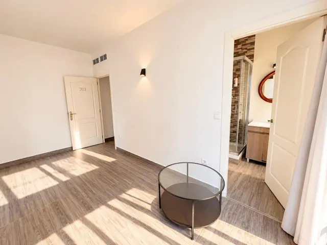 Exclusiva oficina de 153 m2 en pleno centro histórico de málaga, junto a la Catedral — 23
