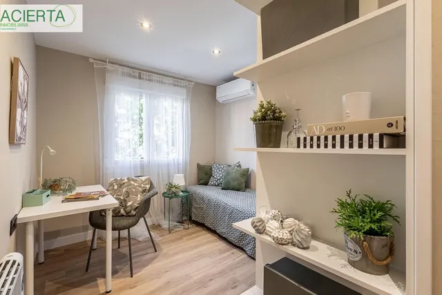 PISO REFORMADO JUNTO AVENIDA CADIZ — 23