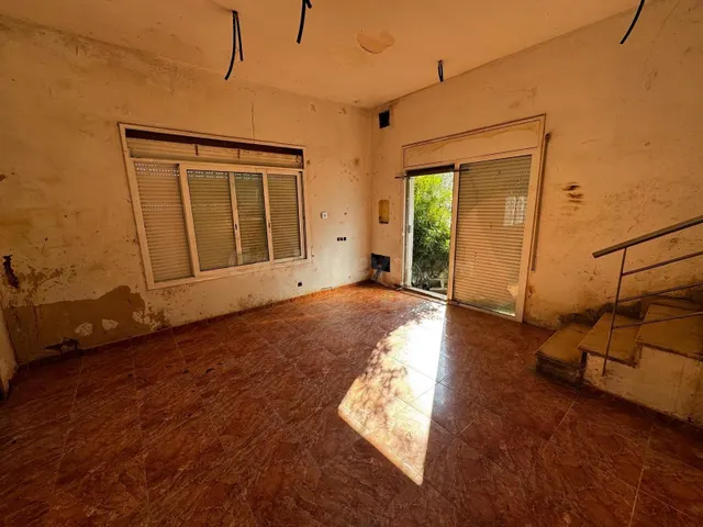 Casa para reformar con gran potencial y amplio jardín en Can - foto 5