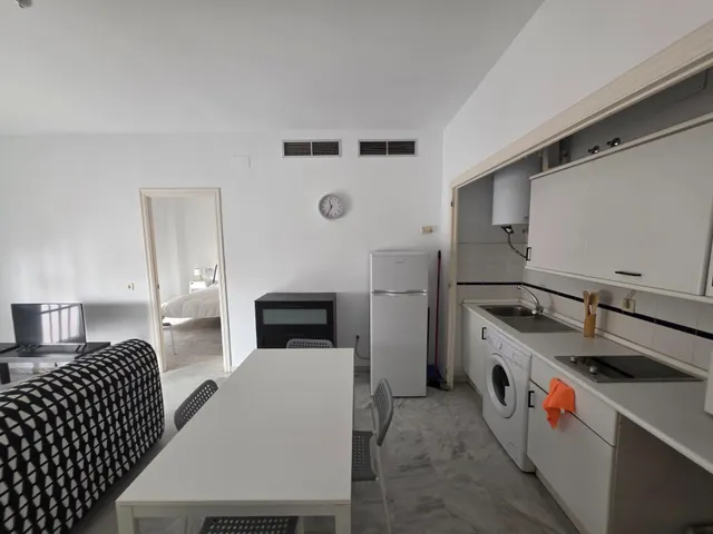 APARTAMENTO EXTERIOR CON ASCENSOR JUNTO AL PARQUE DEL PARLAMENTO — 11
