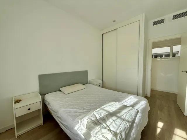Exclusivo chalet adosado con piscina privada, amplios espacios y excelentes calidades — 17