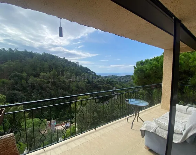 Preciosa casa con piscina privada y vistas al mar en La Rivi - foto 5