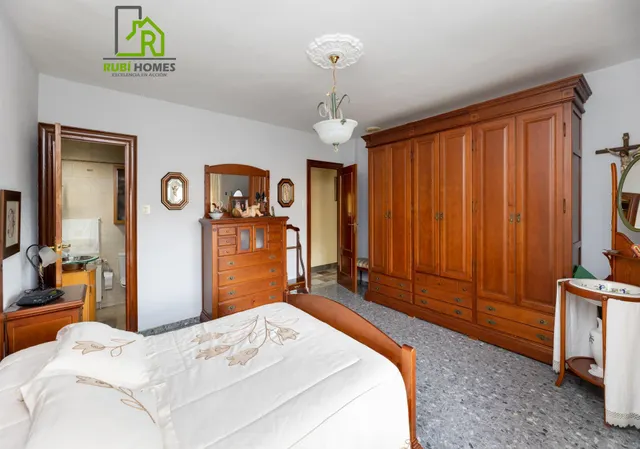 Espectacular chalet independiente con piscina en Alfacar — 24