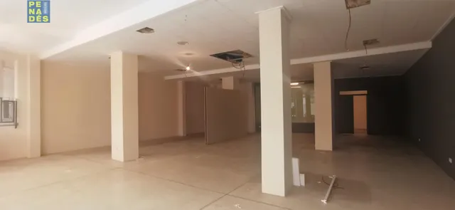 EXCELENTE LOCAL EN PRINCIPAL VIA COMERCIAL. — 5