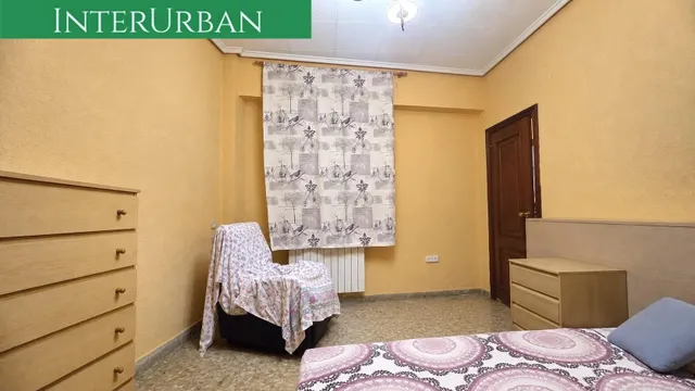 Oportunidad - Amplia casa de 197 m2 con 4 dormitorios y terraza en Benissanó — 31